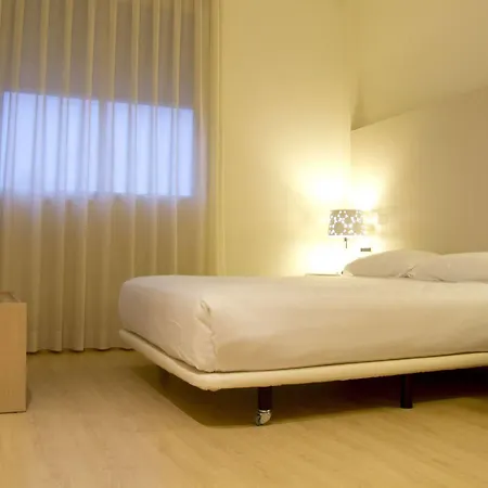 Hotel Checkin Valencia Ciscar 4*