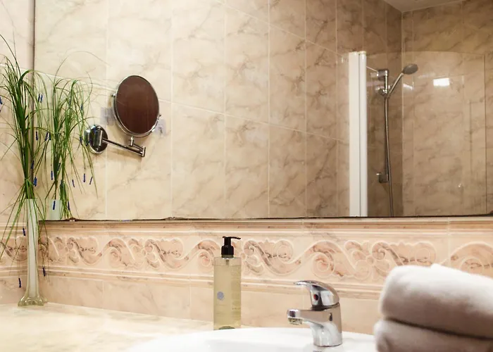 Hotel Checkin Valencia Ciscar 4*