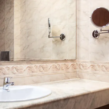 Checkin Valencia Ciscar Hotel