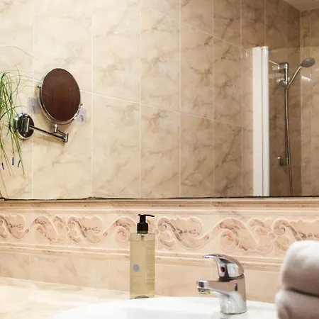 Ξενοδοχείο Checkin Valencia Ciscar 4*