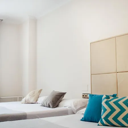 Отель Checkin Valencia Ciscar