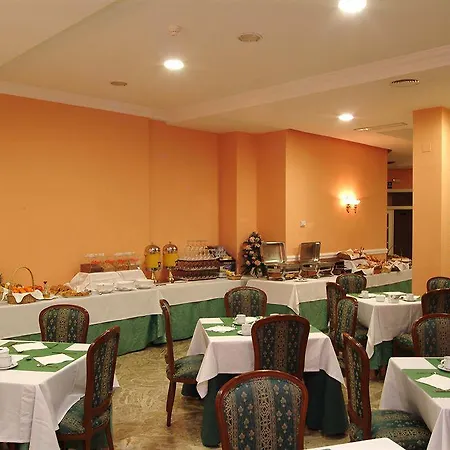 Checkin Valencia Ciscar Szálloda 4*