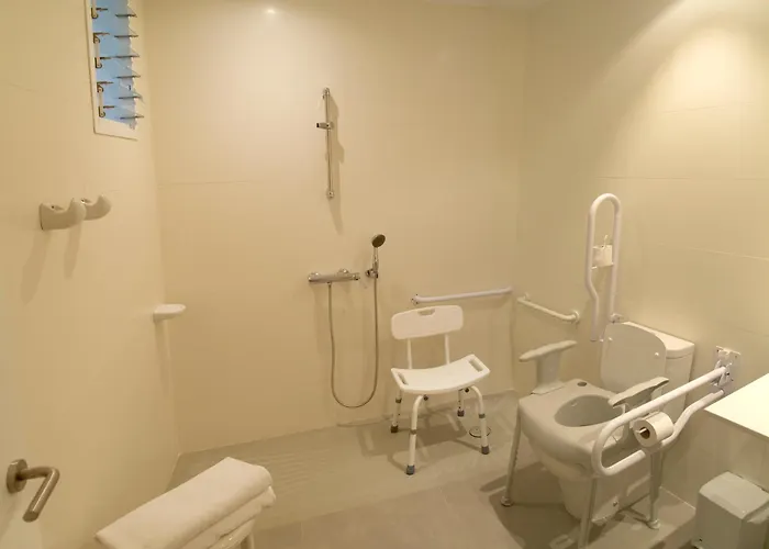 Checkin Valencia Ciscar Пикания