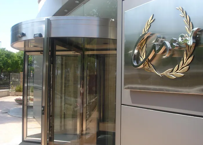 Отель Checkin Valencia Ciscar 4*