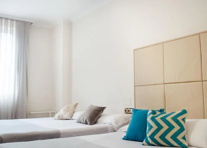 Отель Checkin Valencia Ciscar