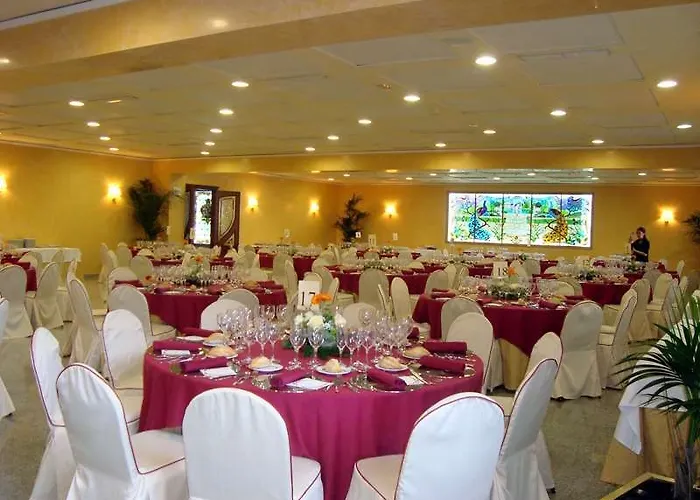 Отель Checkin Valencia Ciscar 4*